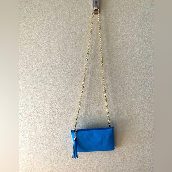 NWT Silvano Borgatti Blue crossbody with gold chain - Picture 1 of 3